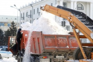 Столичные полицейские просят водителей не мешать снегоуборочной технике